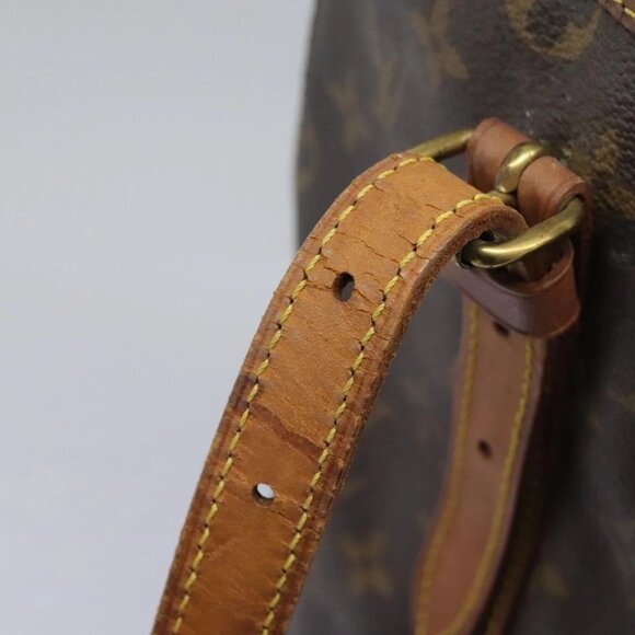 LOUIS VUITTON Monogram Bucket GM Shoulder Bag M42236 LV Auth 114920 - Picture 13 of 16